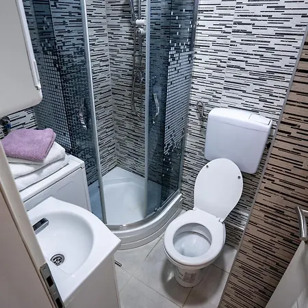Apartment A&e Living *